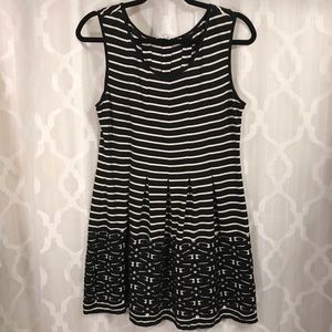 $24/2+ Max Studio Dress Pretty Textured Fabric
